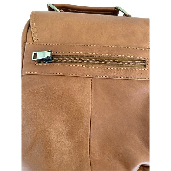 Stylish Contacts Genuine Leather Messenger Bag Perfect for Everyday Adventures! - Picture 10 of 11